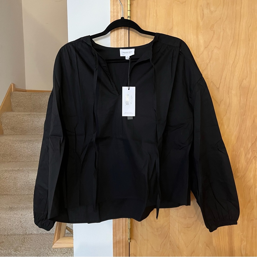 NWT Kat Poet Top in Black